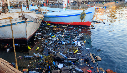 dechets sur l'eau